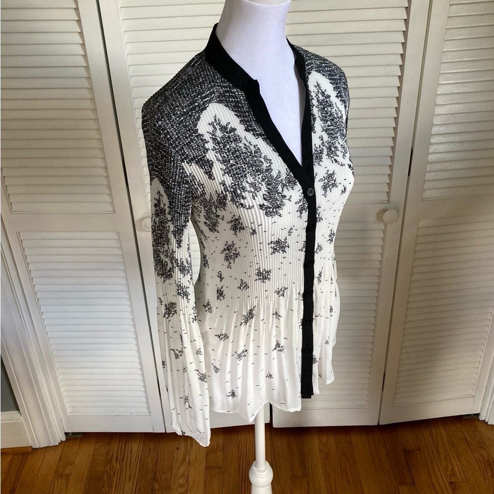 Sheer Floral Women's Top - Picture 3 of 8